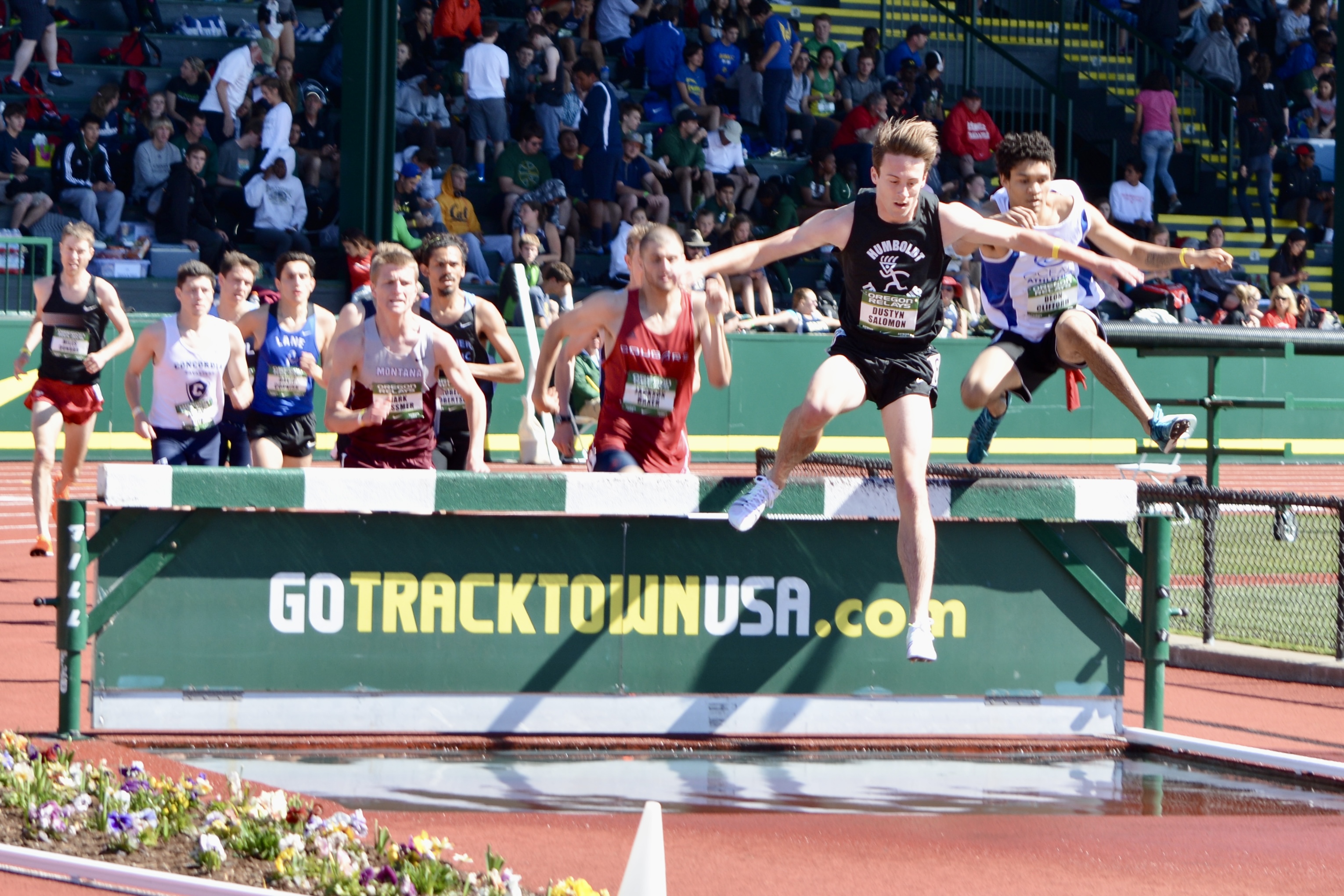 Dustyn Salomon competing in 3000m steeplechase at Hayward Field